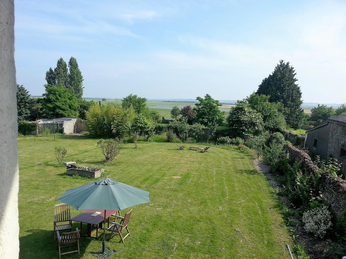 Chambre D'Hotes Oiron, Deux Sevres - Not Near Taize, Burgundy Bed & Breakfast Exterior photo