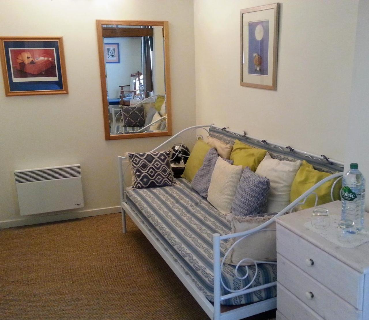 Chambre D'Hotes Oiron, Deux Sevres - Not Near Taize, Burgundy Bed & Breakfast Exterior photo